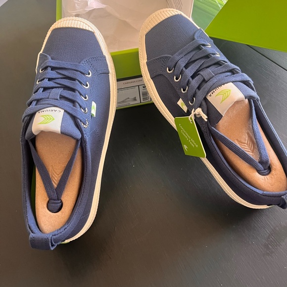 Cariuma canvas OCA sneaker. Never Worn!  Shadow Blue. Size 8 - Picture 5 of 5